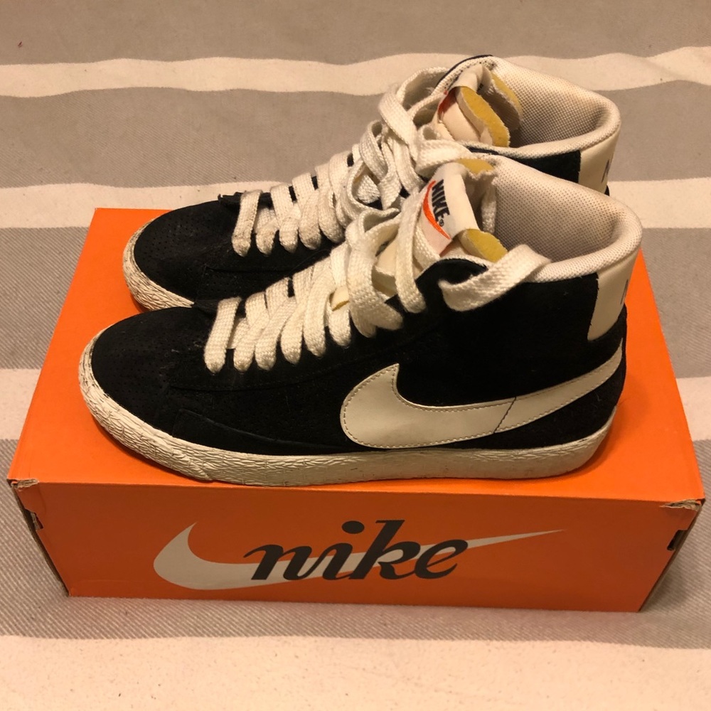 Women’s Nike Blazer Mid Suede Vintage Size 7